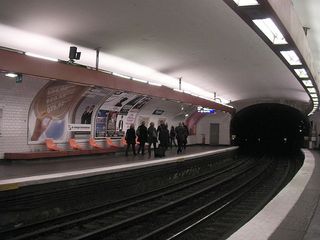 080207 paris blanche metro